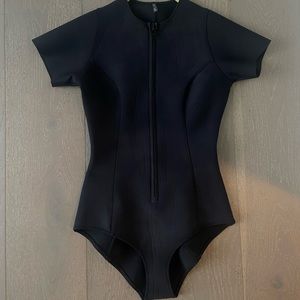 M/L Lisa Marie Wet Suit